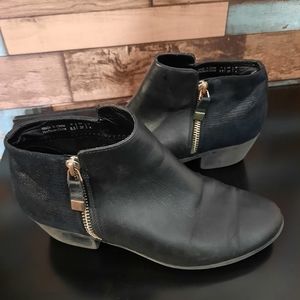 SPRING small ankle booties with black zipper size 6.5
